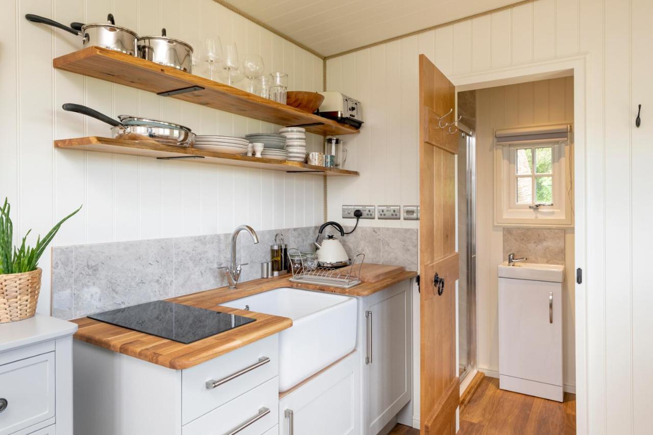 Secluded Lodge With Spectacular Views And Hot Tub! Bath Exteriör bild