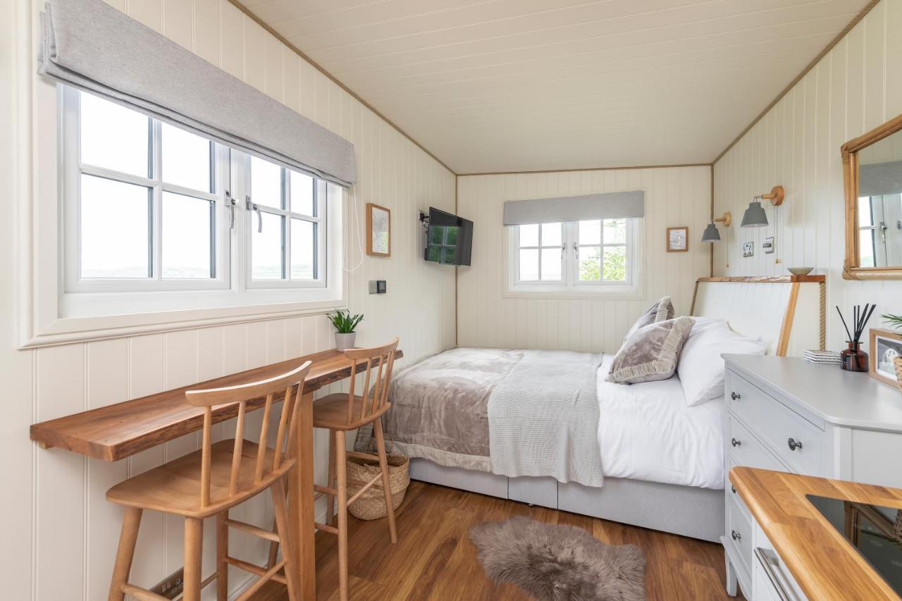 Secluded Lodge With Spectacular Views And Hot Tub! Bath Exteriör bild